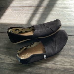 Black toms